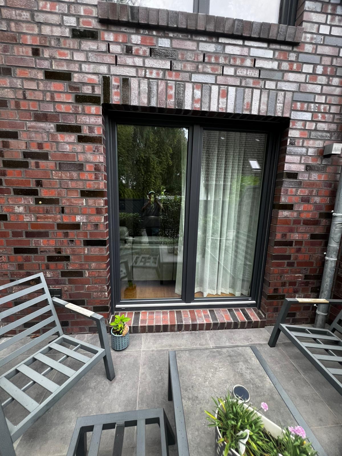 Reinigungs- und Sanierungsprojekt in Hamburg mit vorbereitetem Arbeitsbereich Foto 31