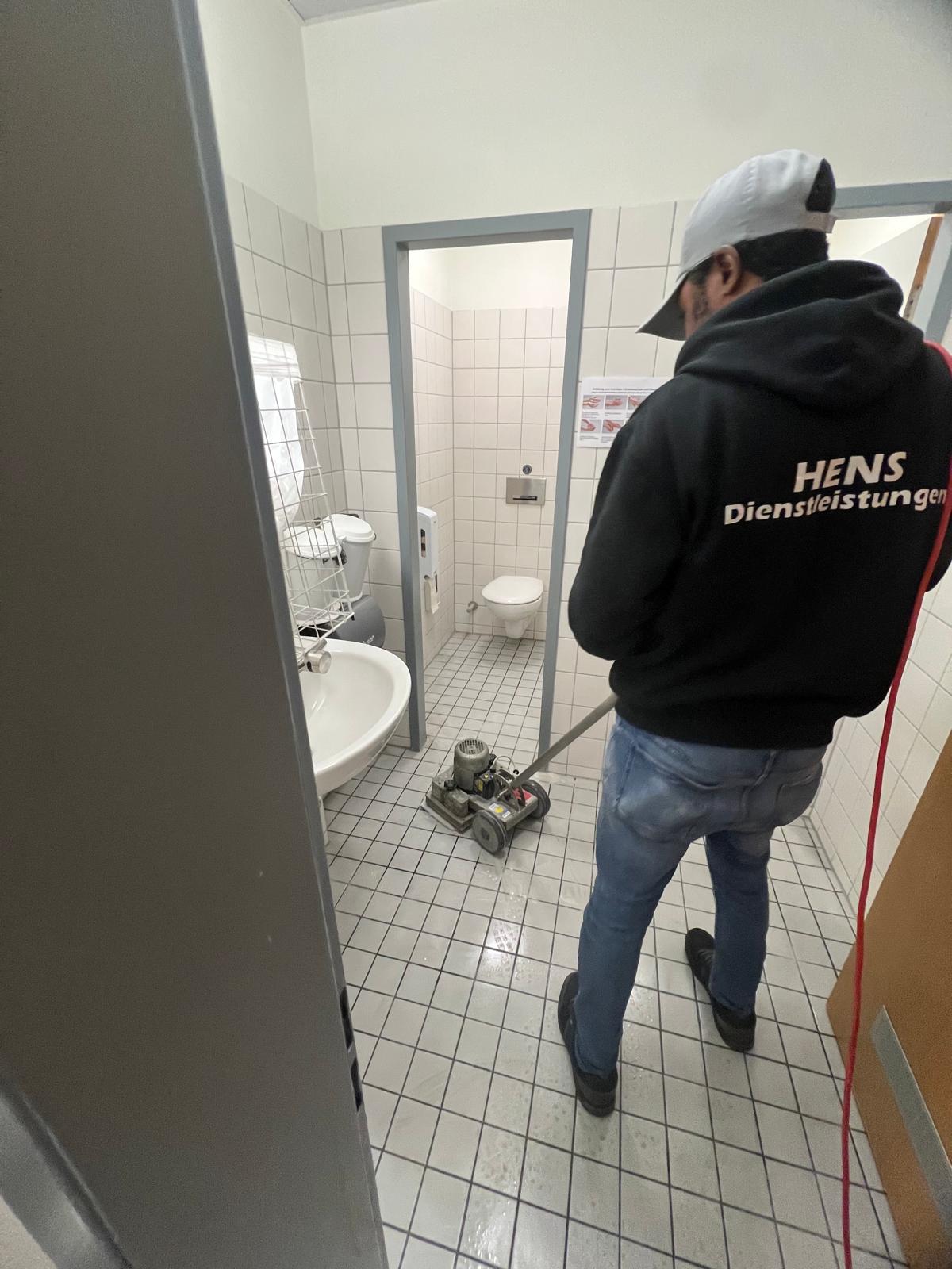 Fassadenreinigung an einer Immobilie in Hamburg